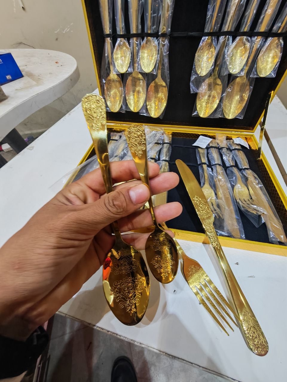 طقم ملاعق ذهبي مرصع