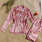 بيجامة بالقفله قطيفة